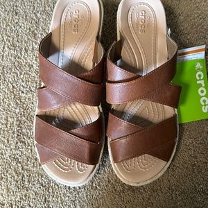 Crocs a-Leigh crisscross wedge